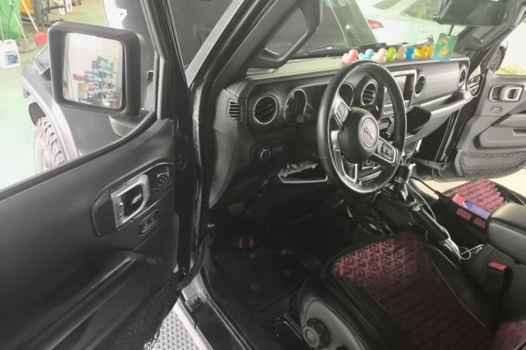 Used Jeep Wrangler 2018 2.0T Sahara Four-Door Edition Driver Seat