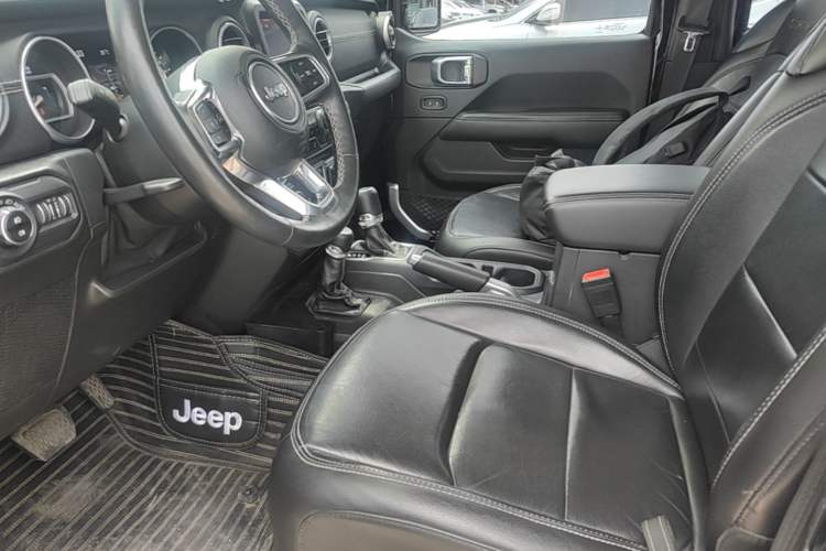 Used Jeep Wrangler 2018 2.0T Sahara Four-Door Edition Driver Seat