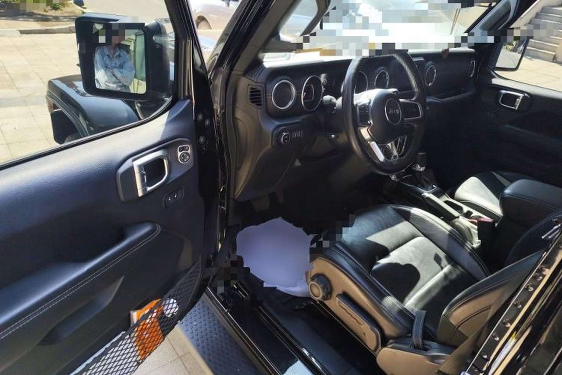 Used Jeep Wrangler 2018 2.0T Sahara Four-Door Edition Driver Seat