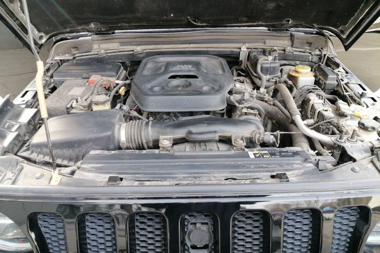 Used Jeep Wrangler 2018 2.0T Sahara Four-Door Edition Engine Bay
