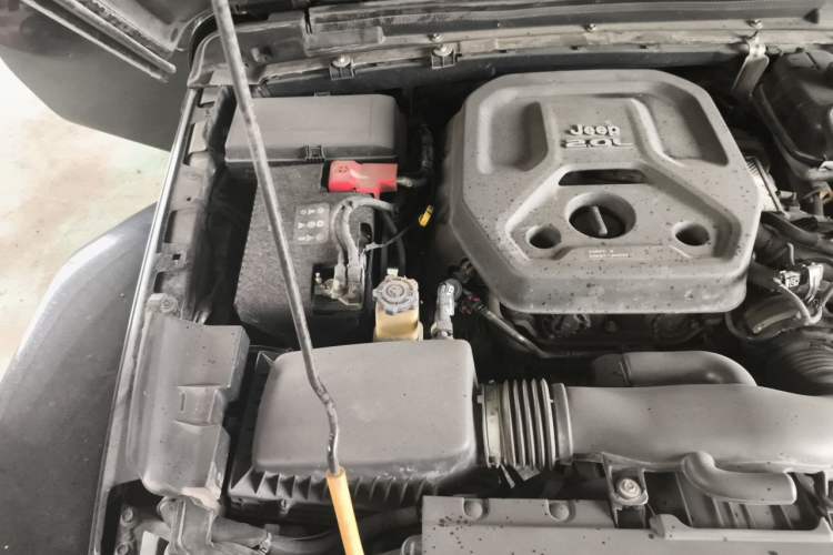 Used Jeep Wrangler 2018 2.0T Sahara Four-Door Edition Engine Bay Right