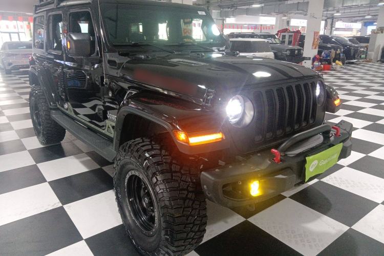 Used Jeep Wrangler 2018 2.0T Sahara Four-Door Edition Front Right 45 Deg