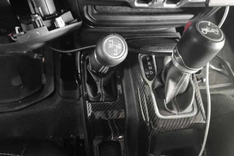 Used Jeep Wrangler 2018 2.0T Sahara Four-Door Edition Gear Lever