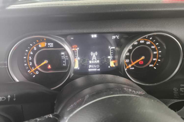 Used Jeep Wrangler 2018 2.0T Sahara Four-Door Edition Instrument Cluster