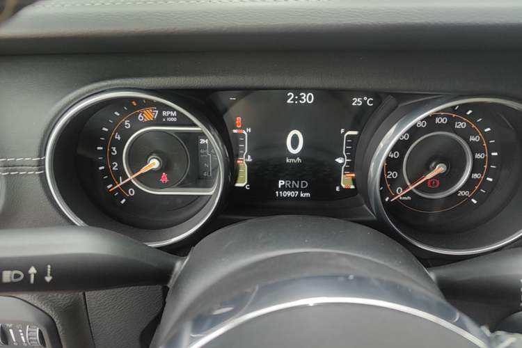 Used Jeep Wrangler 2018 2.0T Sahara Four-Door Edition Instrument Cluster