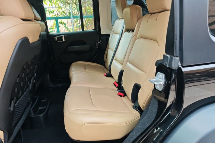 Used Jeep Wrangler 2018 2.0T Rubicon Four-Door Edition Interior 4