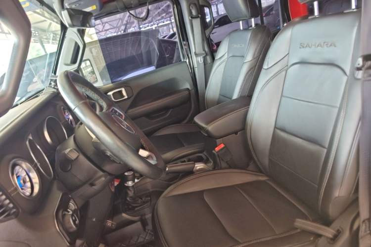 Used Jeep Wrangler 2018 2.0T Sahara Four-Door Edition Left Front Seat