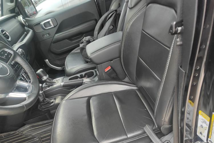 Used Jeep Wrangler 2018 2.0T Sahara Four-Door Edition Left Front Seat