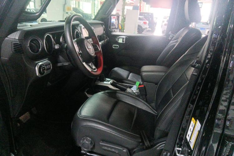 Used Jeep Wrangler 2018 2.0T Sahara Four-Door Edition Left Front Seat