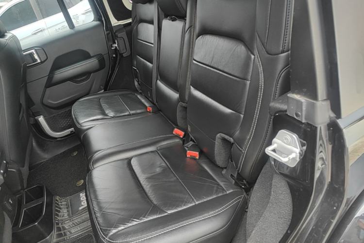 Used Jeep Wrangler 2018 2.0T Sahara Four-Door Edition Left Rear Seat