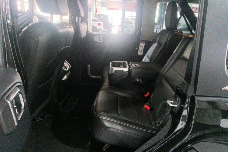 Used Jeep Wrangler 2018 2.0T Sahara Four-Door Edition Left Rear Seat