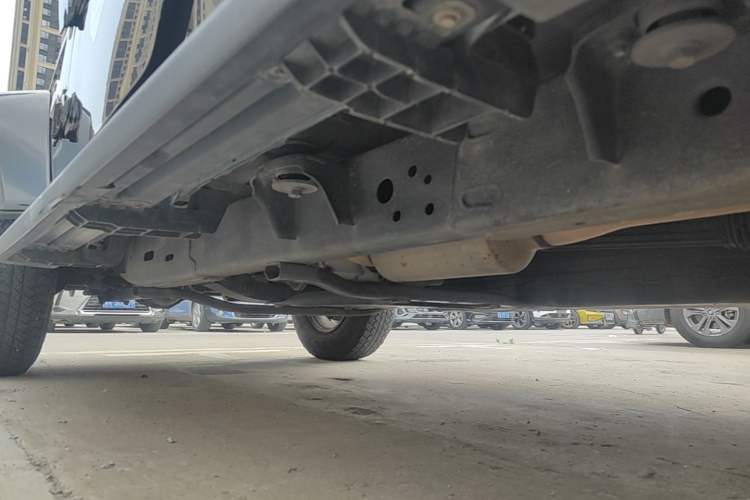 Used Jeep Wrangler 2018 2.0T Sahara Four-Door Edition Left Side Sill