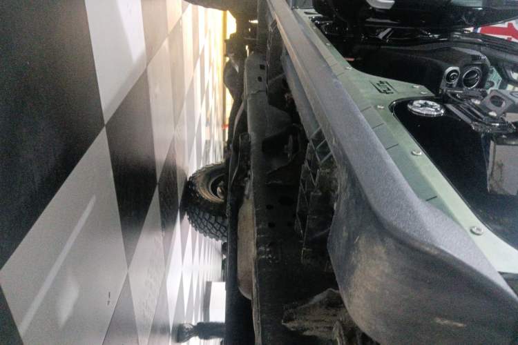 Used Jeep Wrangler 2018 2.0T Sahara Four-Door Edition Left Side Sill