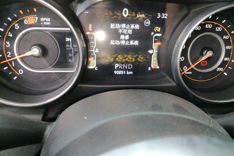 Used Jeep Wrangler 2018 2.0T Sahara Four-Door Edition Odometer Close Up