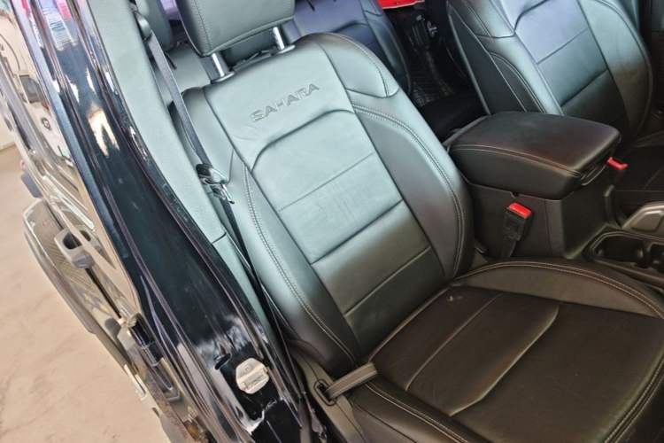 Used Jeep Wrangler 2018 2.0T Sahara Four-Door Edition Right Front Seat