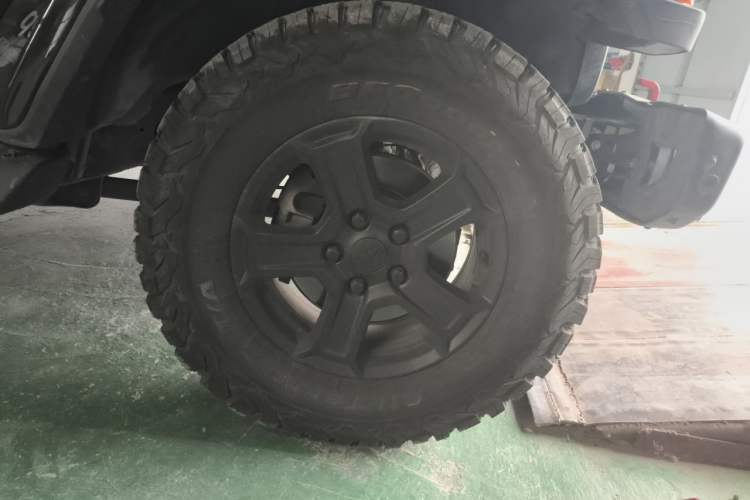 Used Jeep Wrangler 2018 2.0T Sahara Four-Door Edition Right Front Wheel Hub