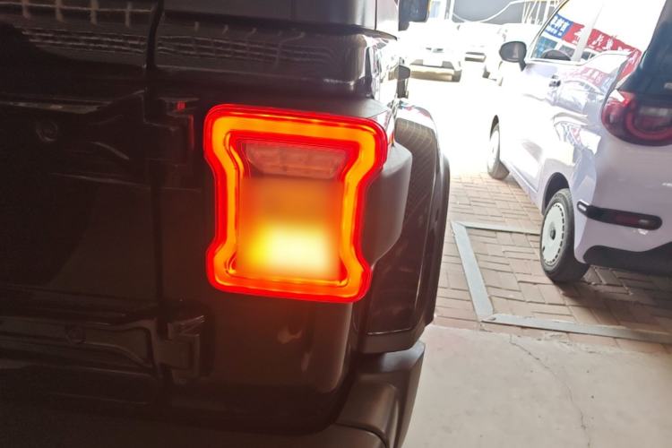 Used Jeep Wrangler 2018 2.0T Sahara Four-Door Edition Right Rear Taillight