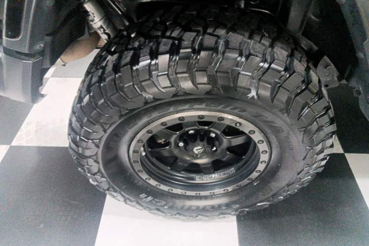 Used Jeep Wrangler 2018 2.0T Sahara Four-Door Edition Right Rear Wheel Hub