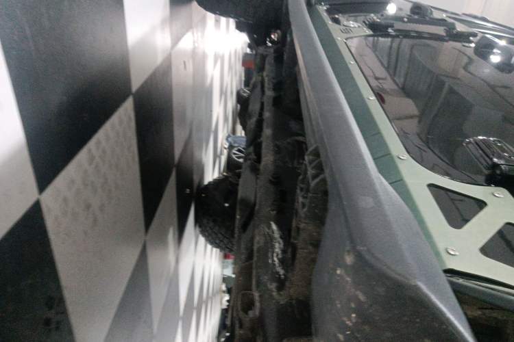 Used Jeep Wrangler 2018 2.0T Sahara Four-Door Edition Right Side Sill