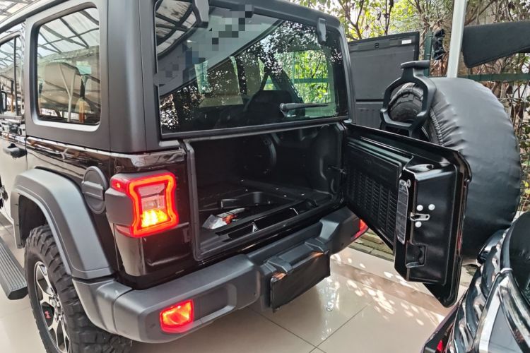 Used Jeep Wrangler 2018 2.0T Rubicon Four-Door Edition Trunk