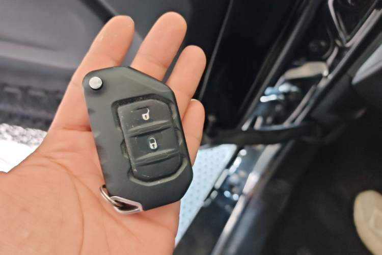 Used Jeep Wrangler 2018 2.0T Sahara Four-Door Edition Vehicle Key