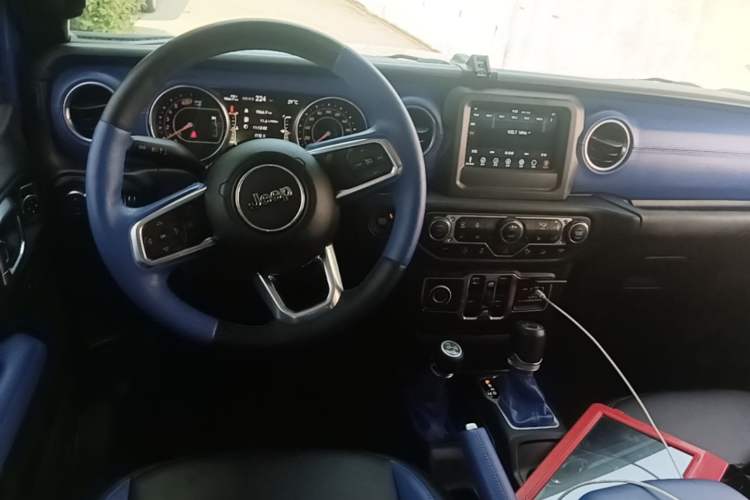 Used Jeep Wrangler 2018 2.0T Sahara Four-Door Edition Center Console