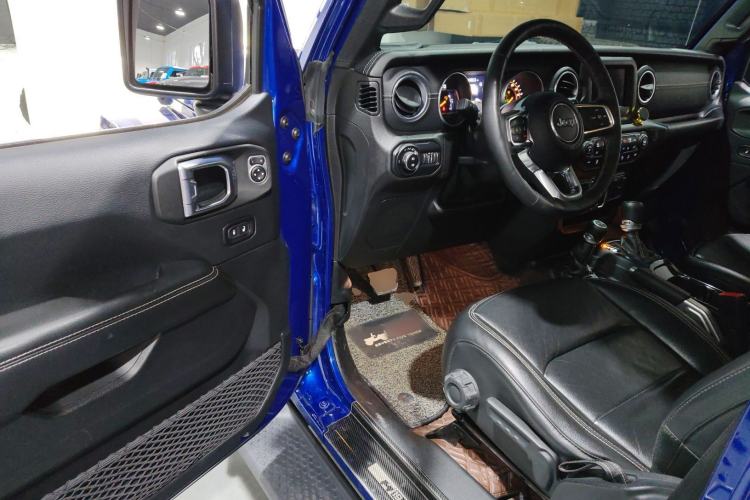 Used Jeep Wrangler 2018 2.0T Sahara Four-Door Edition Driver Seat