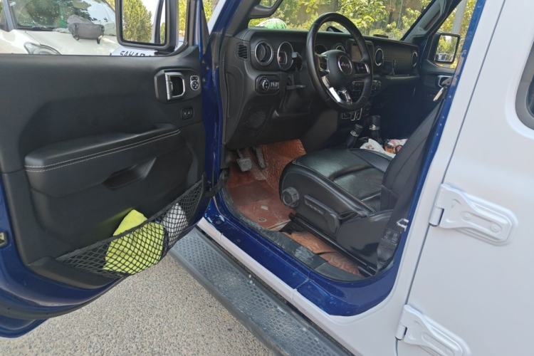 Used Jeep Wrangler 2018 2.0T Sahara Four-Door Edition Driver Seat