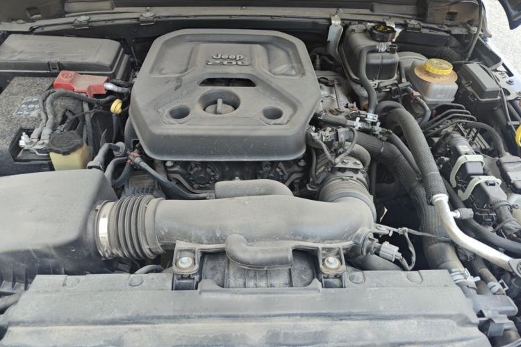 Used Jeep Wrangler 2018 2.0T Sahara Four-Door Edition Engine Bay