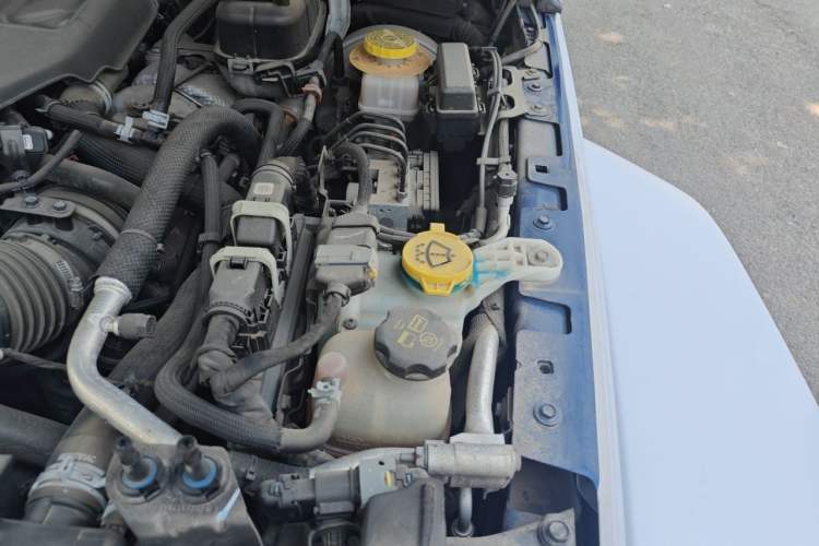 Used Jeep Wrangler 2018 2.0T Sahara Four-Door Edition Engine Bay Left