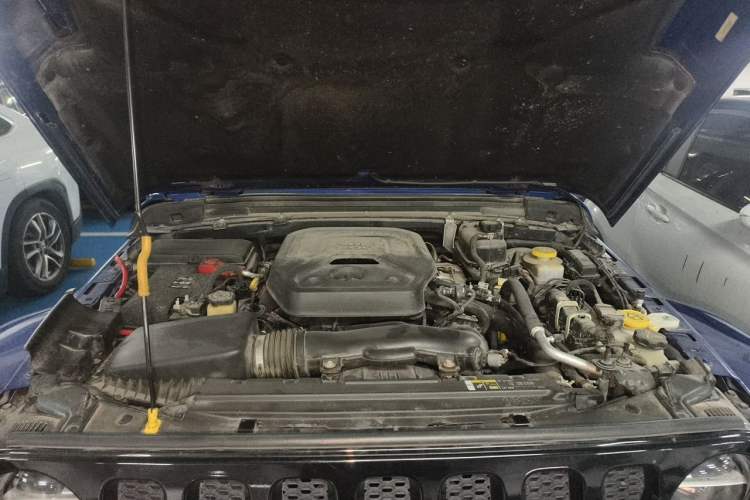 Used Jeep Wrangler 2018 2.0T Sahara Four-Door Edition Engine Bay