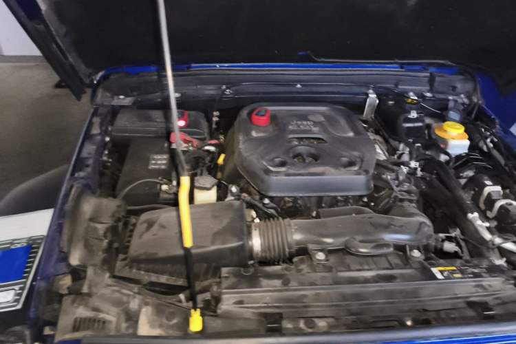 Used Jeep Wrangler 2018 2.0T Rubicon Four-Door Edition Engine Bay Right
