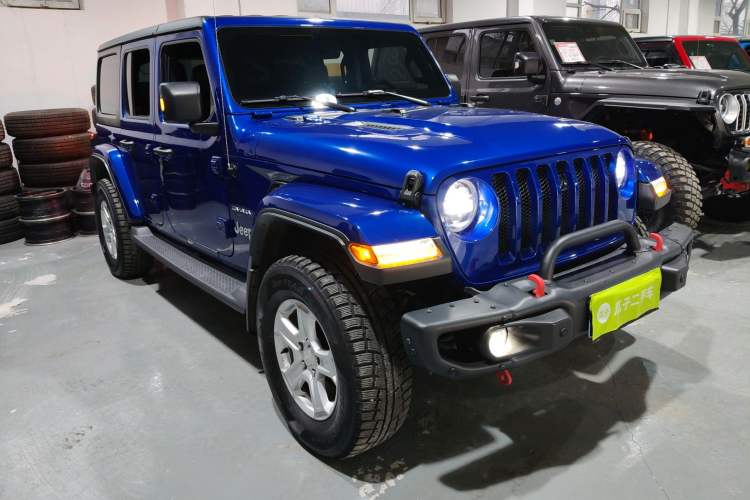 Used Jeep Wrangler 2018 2.0T Sahara Four-Door Edition Front Right 45 Deg