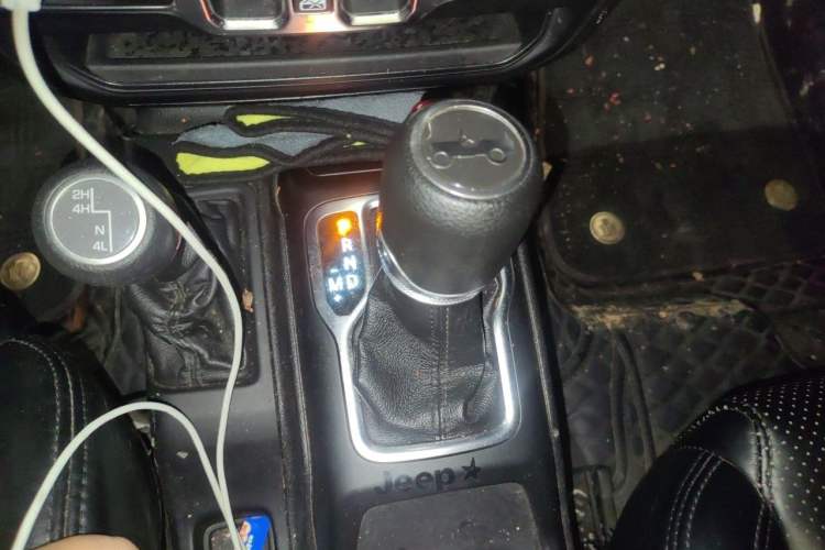 Used Jeep Wrangler 2018 2.0T Sahara Four-Door Edition Gear Lever