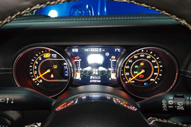Used Jeep Wrangler 2018 2.0T Sahara Four-Door Edition Instrument Cluster
