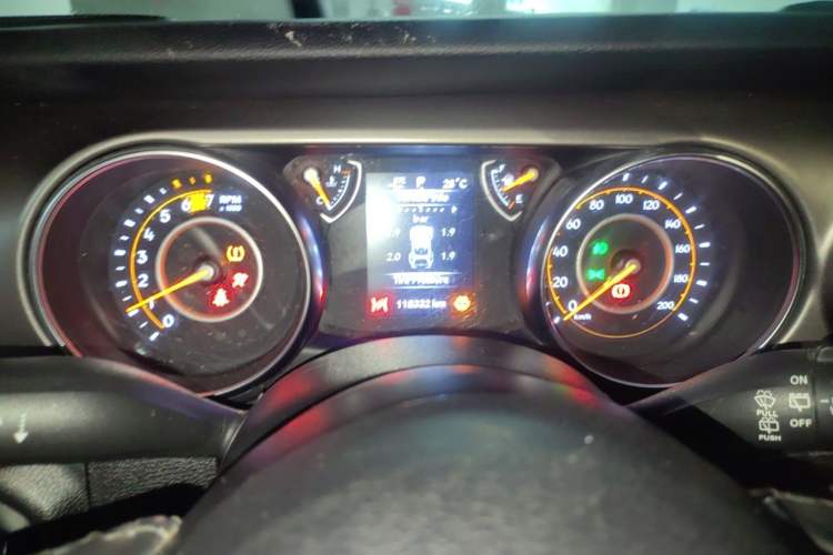 Used Jeep Wrangler 2018 2.0T Sahara Four-Door Edition Instrument Cluster