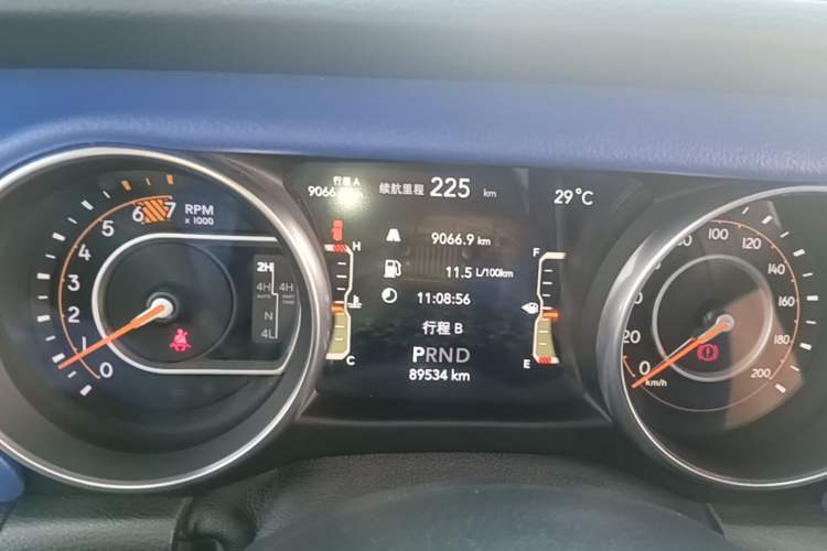 Used Jeep Wrangler 2018 2.0T Sahara Four-Door Edition Instrument Cluster