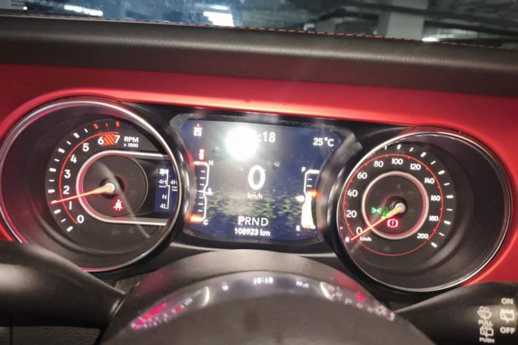 Used Jeep Wrangler 2018 2.0T Rubicon Four-Door Edition Instrument Cluster