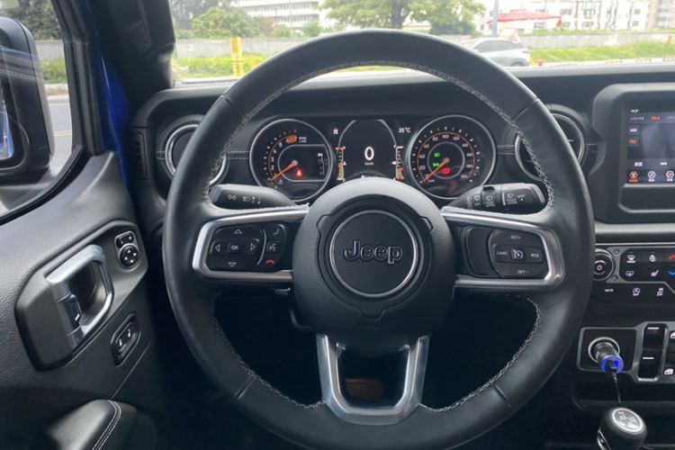 Used Jeep Wrangler 2018 2.0T Sahara Four-Door Edition Interior 8