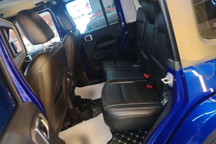 Used Jeep Wrangler 2018 2.0T Sahara Four-Door Edition Left Rear Seat