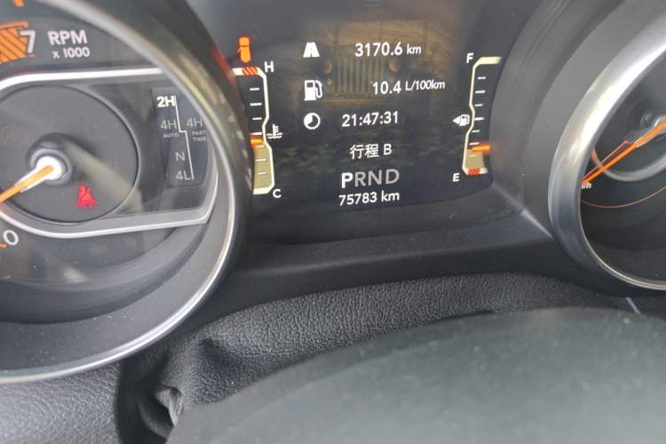 Used Jeep Wrangler 2018 2.0T Sahara Four-Door Edition Odometer Close Up