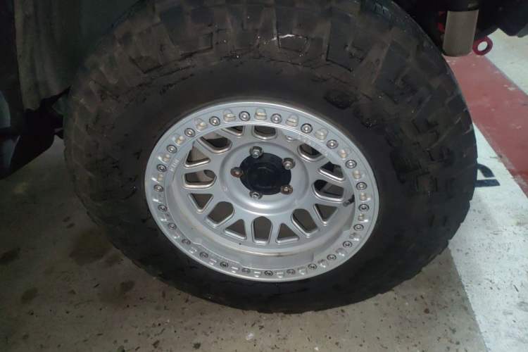 Used Jeep Wrangler 2018 2.0T Sahara Four-Door Edition Right Front Wheel Hub