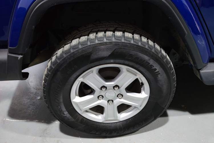 Used Jeep Wrangler 2018 2.0T Sahara Four-Door Edition Right Rear Wheel Hub