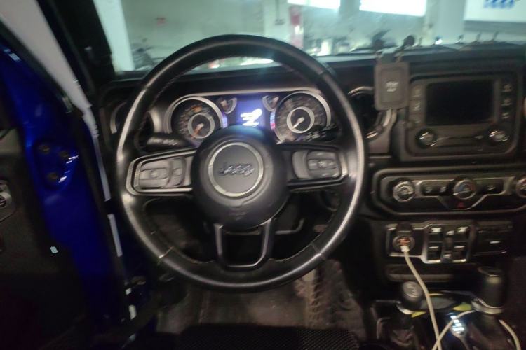 Used Jeep Wrangler 2018 2.0T Sahara Four-Door Edition Steering Wheel