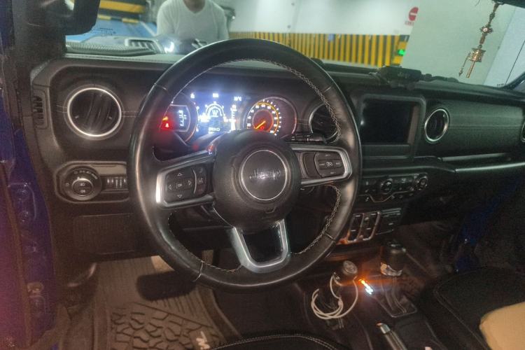 Used Jeep Wrangler 2018 2.0T Sahara Four-Door Edition Steering Wheel
