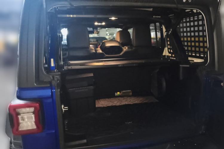 Used Jeep Wrangler 2018 2.0T Rubicon Four-Door Edition Trunk