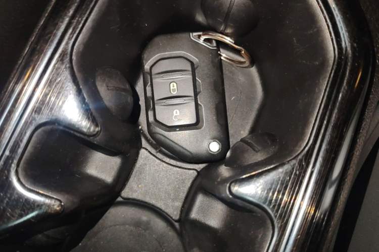 Used Jeep Wrangler 2018 2.0T Sahara Four-Door Edition Vehicle Key