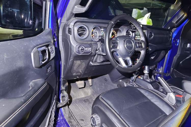 Used Jeep Wrangler 2018 2.0T Sahara Four-Door Edition Driver Seat