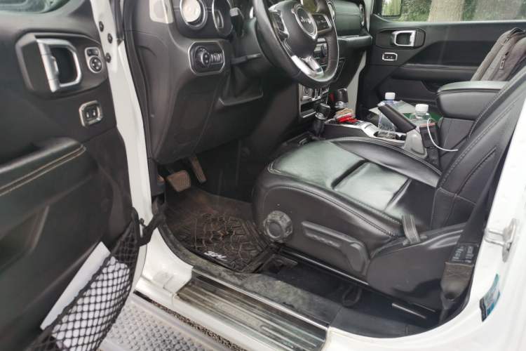 Used Jeep Wrangler 2018 2.0T Sahara Four-Door Edition Driver Seat