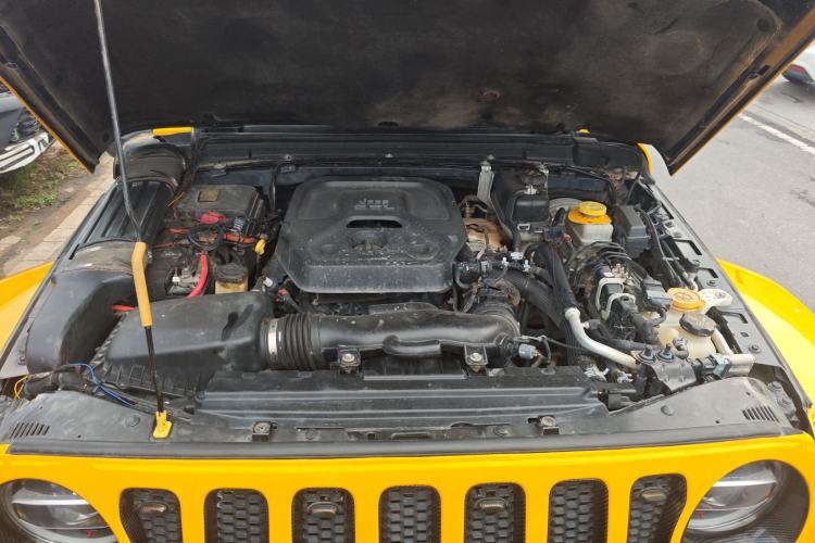 Used Jeep Wrangler 2018 2.0T Sahara Four-Door Edition Engine Bay